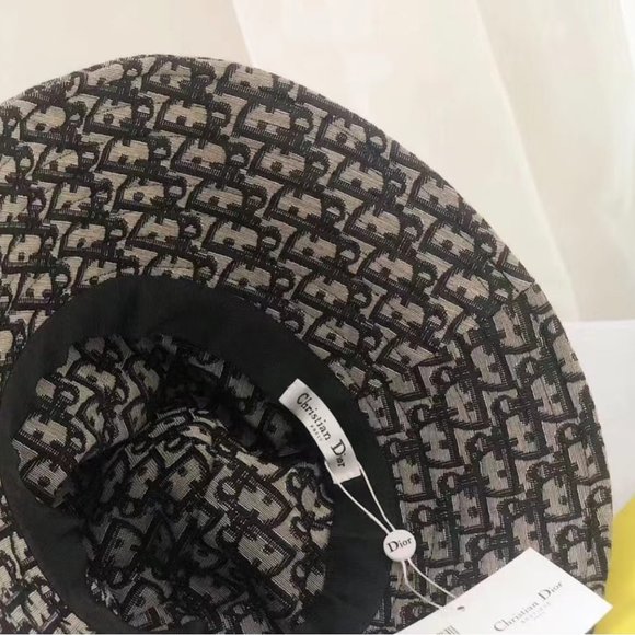 Dior bucket hat  100% authentic brand new unused main image 7